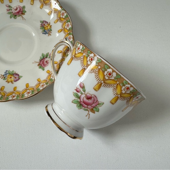Royal Albert Teacup Saucer - Torquay Pattern - Picture 6 of 9